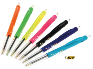 Bedrukte balpennen van BIC in felle kleuren. De bekendste daarvan is de M10.